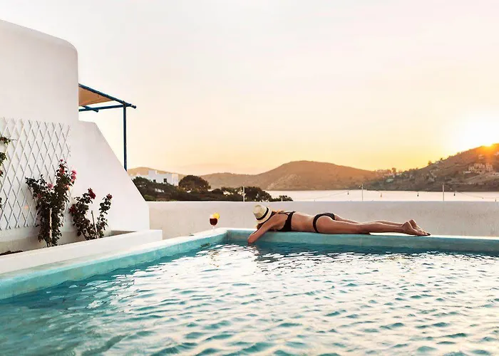 Kritikakis Village 3* イオス島 チョーラ